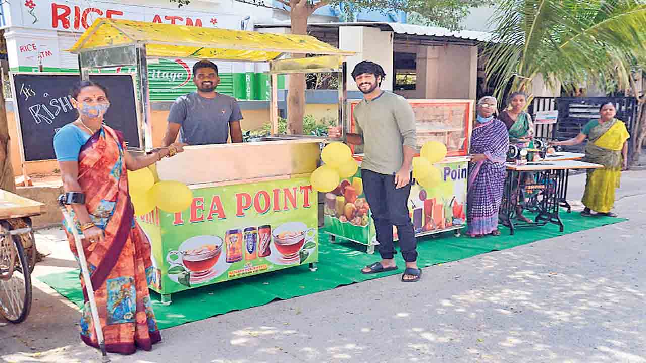 నిరుపేదలను ఆదుకునేందుకు..విద్యార్థి ముందడుగు