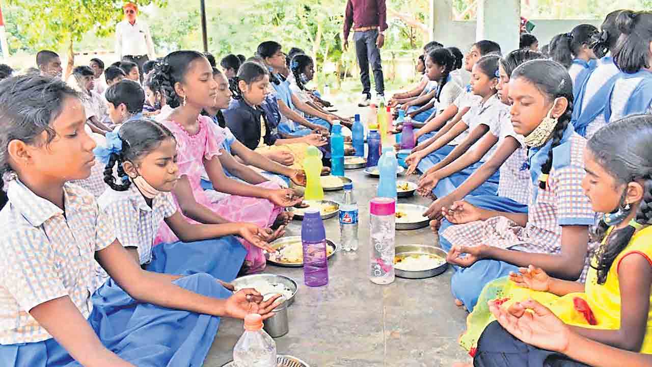సత్ఫలితాలిస్తున్న ‘బడిబాట’… సర్కారు బడుల్లో అంచనాలకు మించి అడ్మిషన్లు