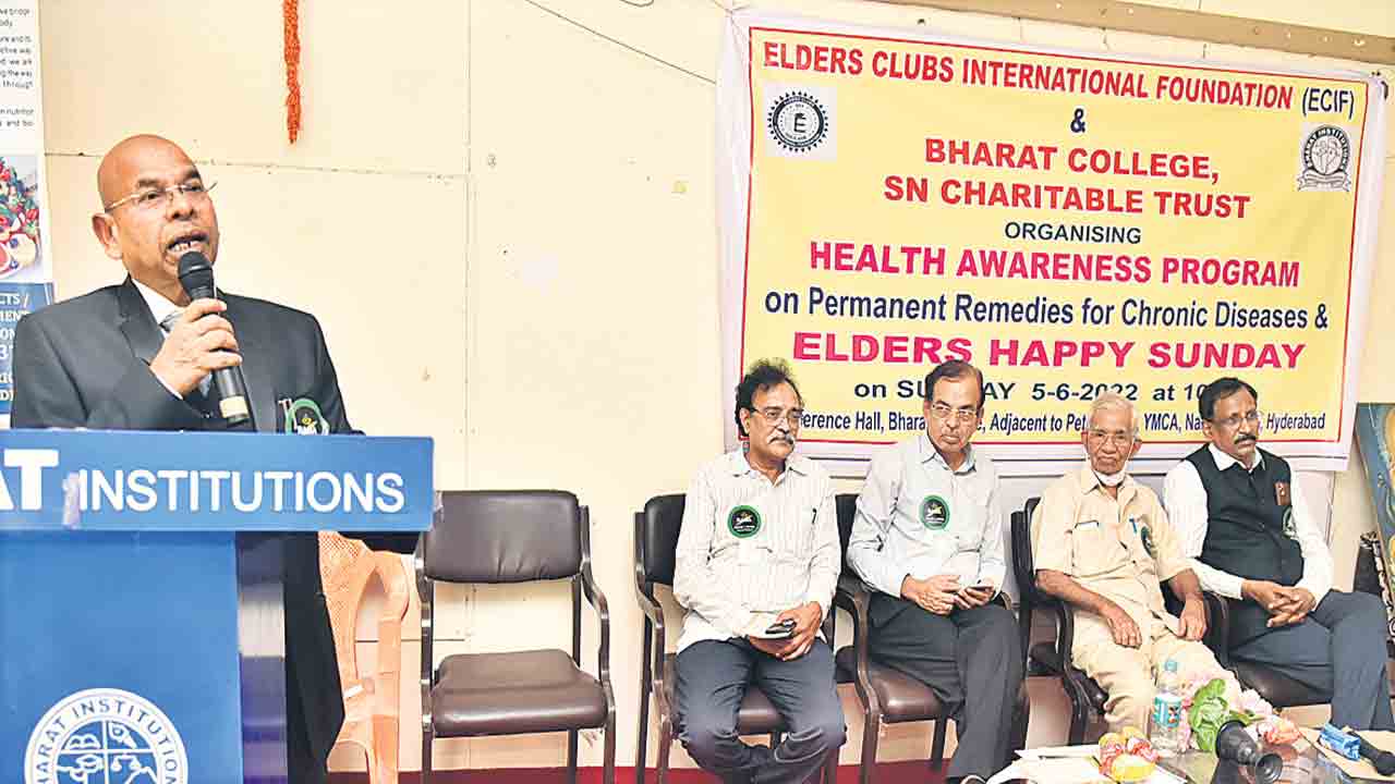 ఆరోగ్యంపై వృద్ధులు ప్రత్యేక శ్రద్ధ తీసుకోవాలి