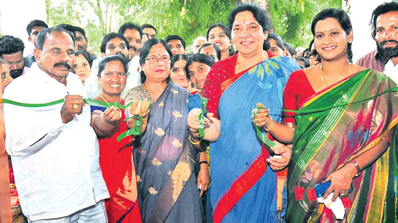 మహిళా సాధికారతకు రాష్ట్ర ప్రభుత్వం కృషి