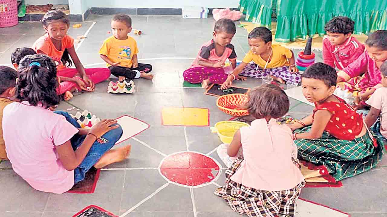 అంగన్‌వాడీల్లో ప్రీ స్కూల్‌ విద్య