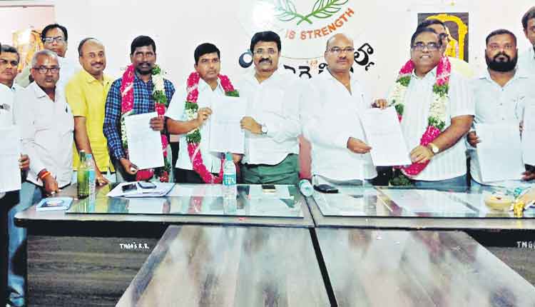 టీఎన్జీవో జిల్లా అధ్యక్షుడిగా కె.లక్ష్మణ్‌