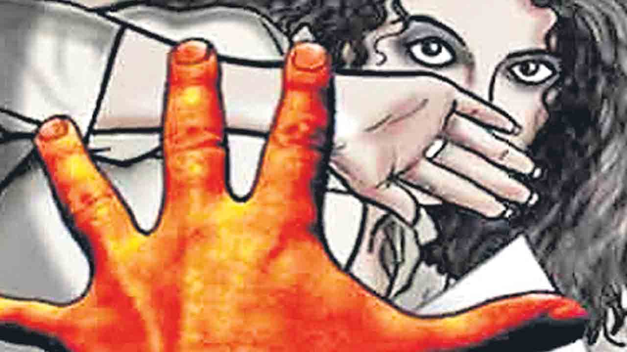 ఇంటికి పిలిపించి.. మూడు రోజులుగా అత్యాచారం