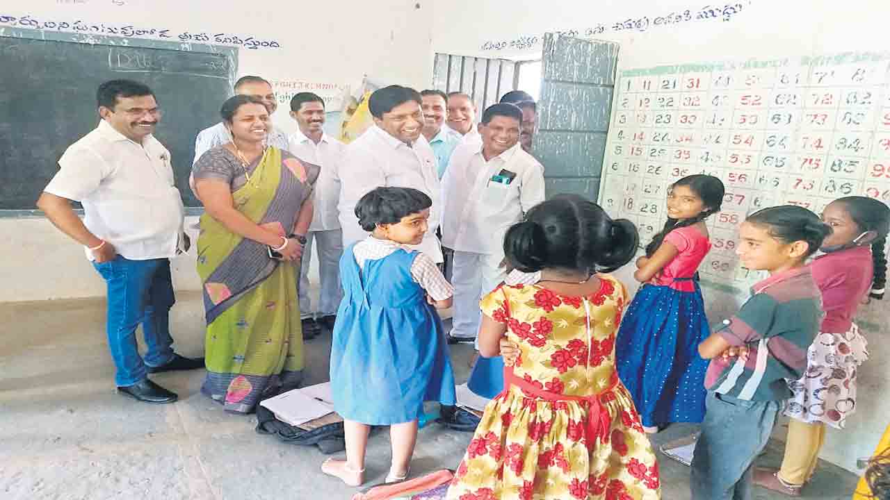 క్రమశిక్షణకు మారుపేరు నర్సింగాపూర్‌ బడి