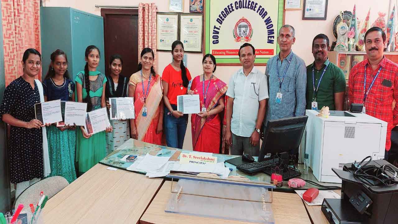 జిల్లా కవులకు పురసారాలు