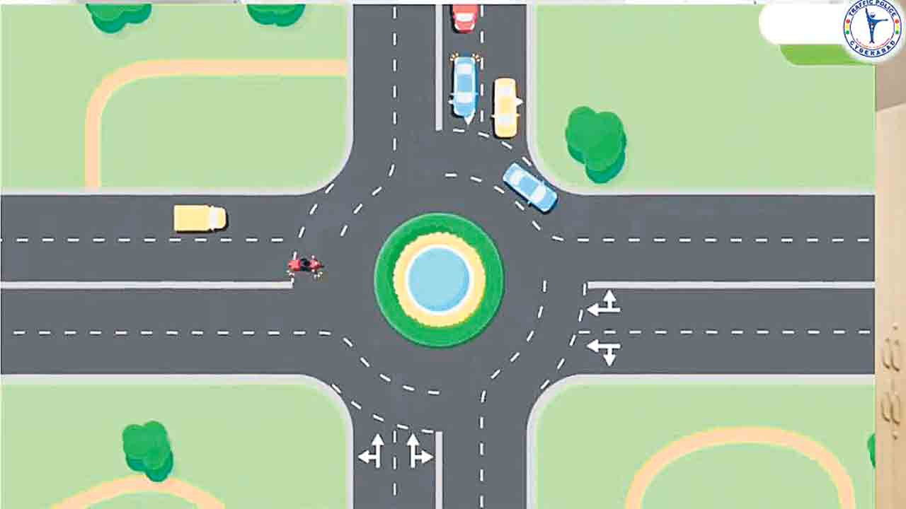 అత్యవసర వాహనాలకు..దారి ఇవ్వాల్సిందే