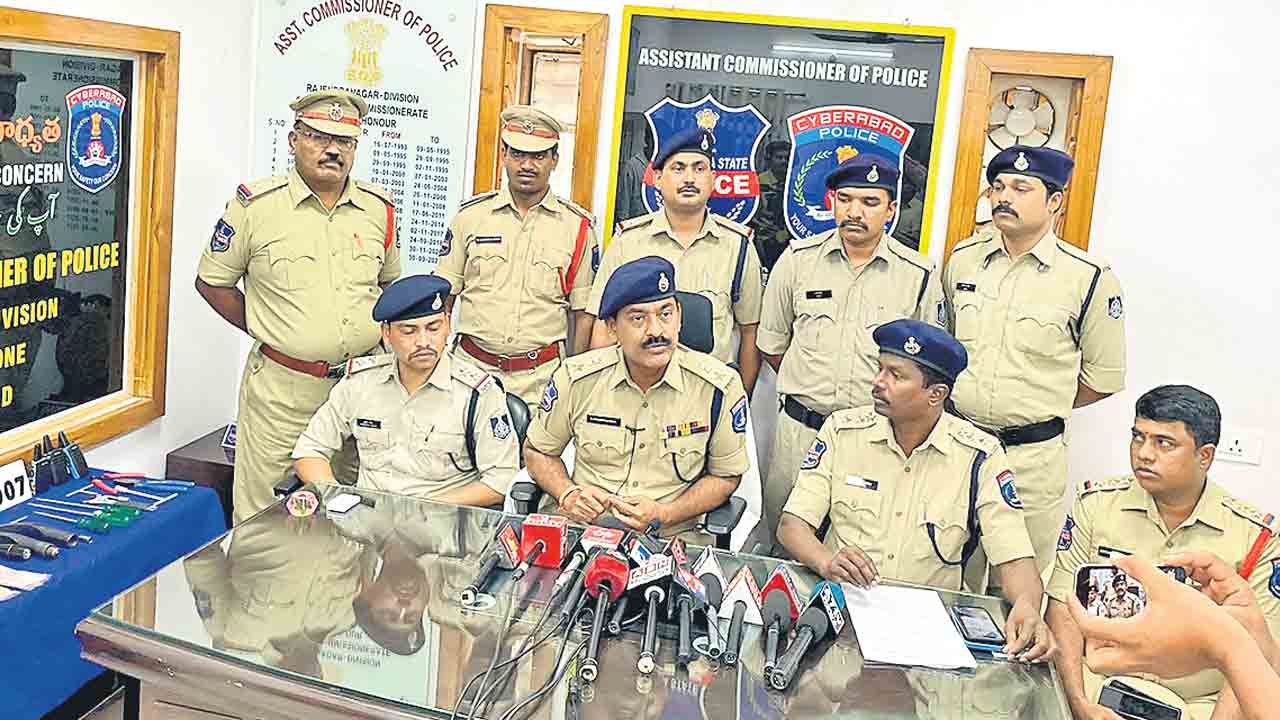 మధ్యప్రదేశ్‌లో చోరీ..