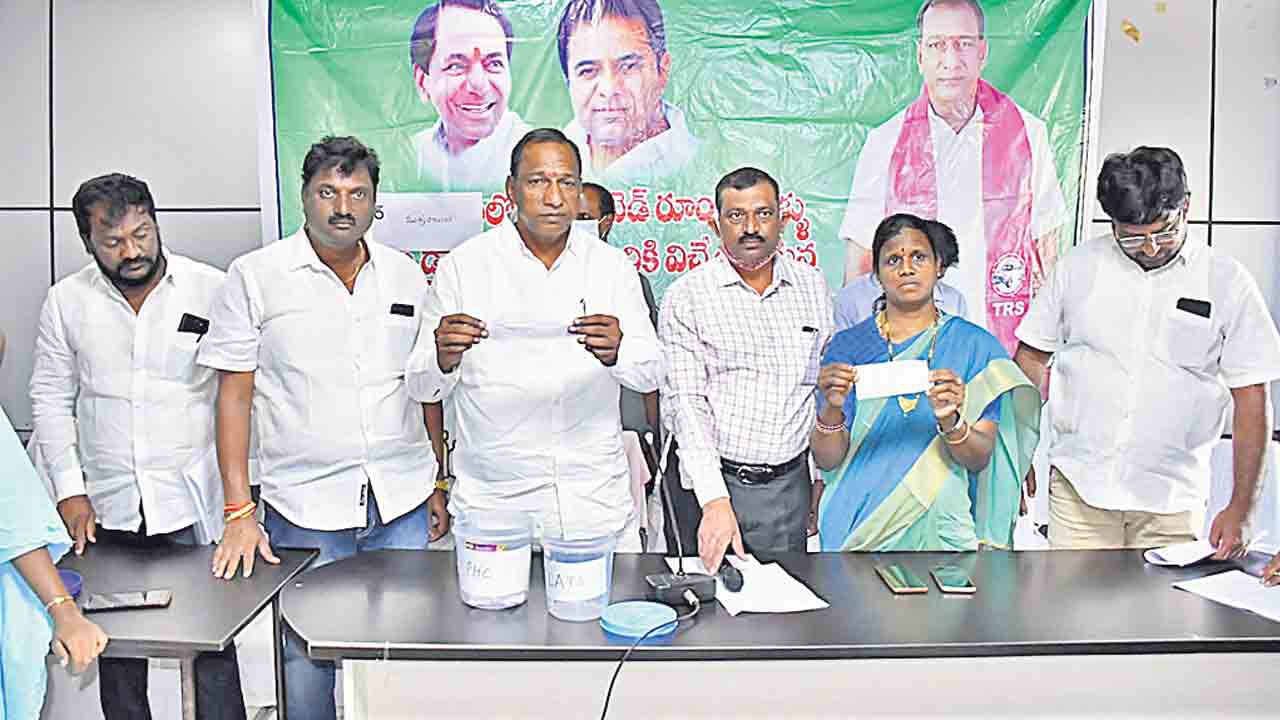 నిరుపేదలకే డబుల్‌ బెడ్రూమ్‌లు
