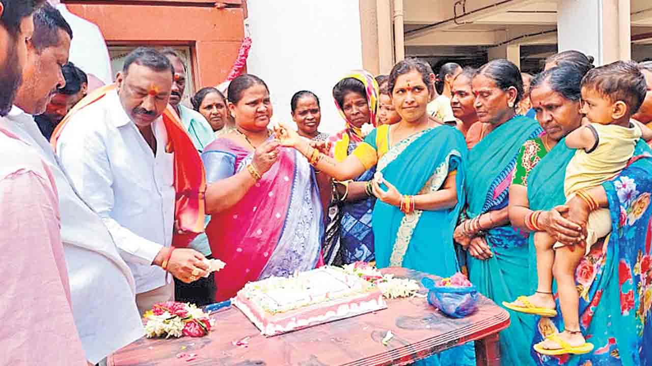 ‘డబుల్‌’ కాలనీలో ఆత్మగౌరవంతో జీవిస్తున్నాం..