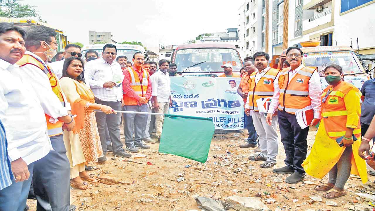పరిసరాల పరిశుభ్రతే.. ఆరోగ్యం