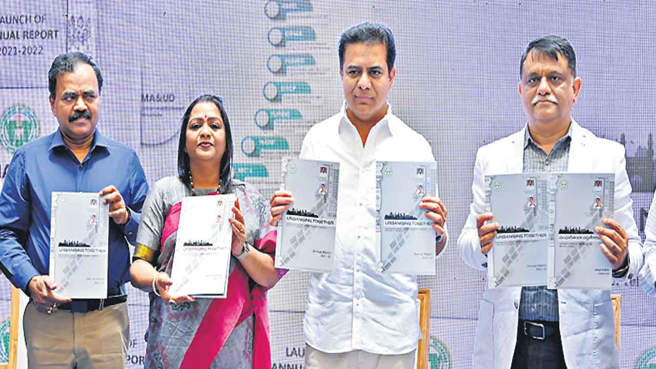 ప్రగతి నివేదన విజయపథాన