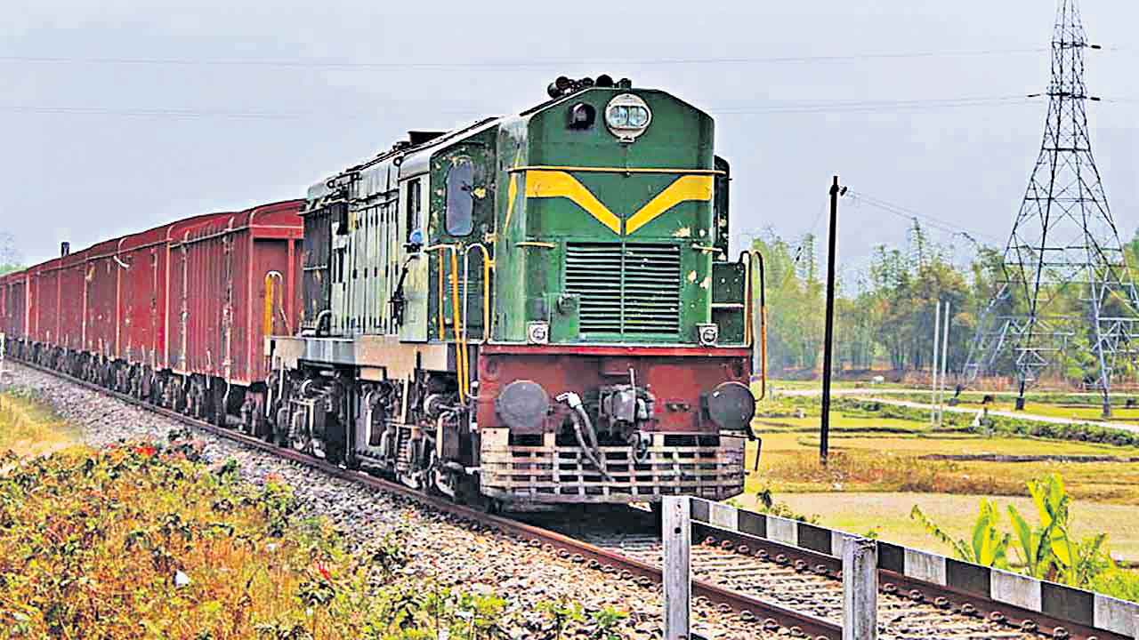 గజ్వేల్‌, మెదక్‌కు గూడ్స్‌ రైలు