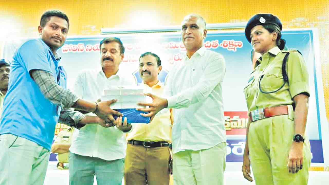 అవకాశాలను అందిపుచ్చుకోవాలి