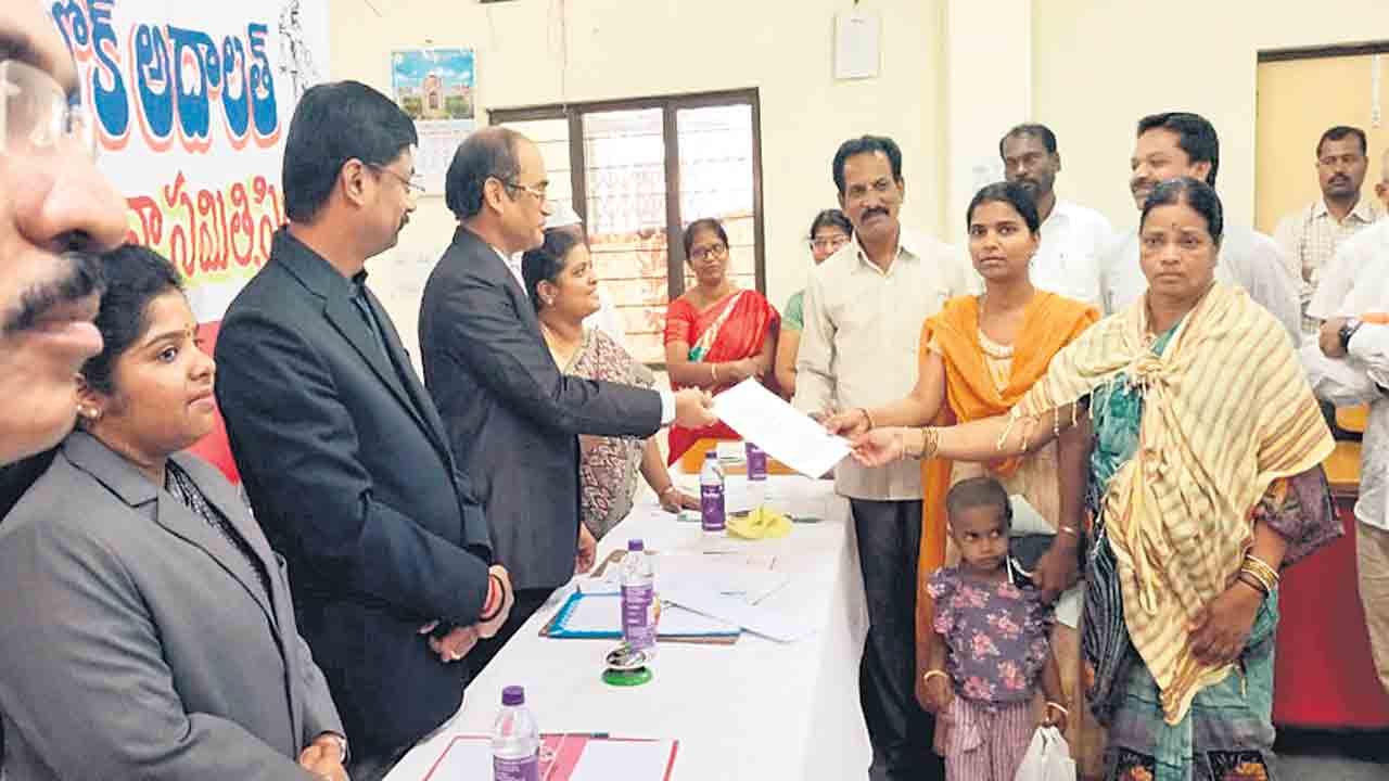 సిద్దిపేటలో లోక్‌ అదాలత్‌కు విశేష స్పందన