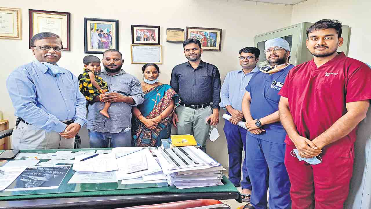నిమ్స్‌లో చిన్నారికి అరుదైన శస్త్రచికిత్స