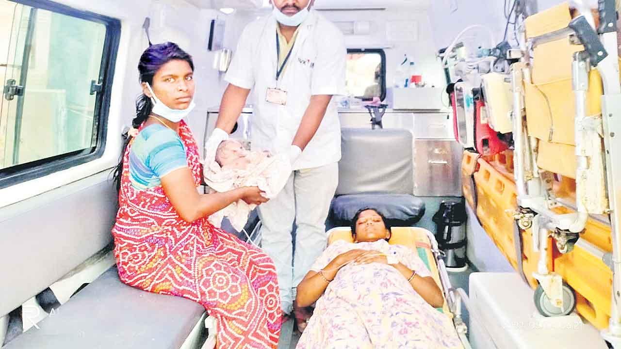 పురుడుపోస్తున్న 108