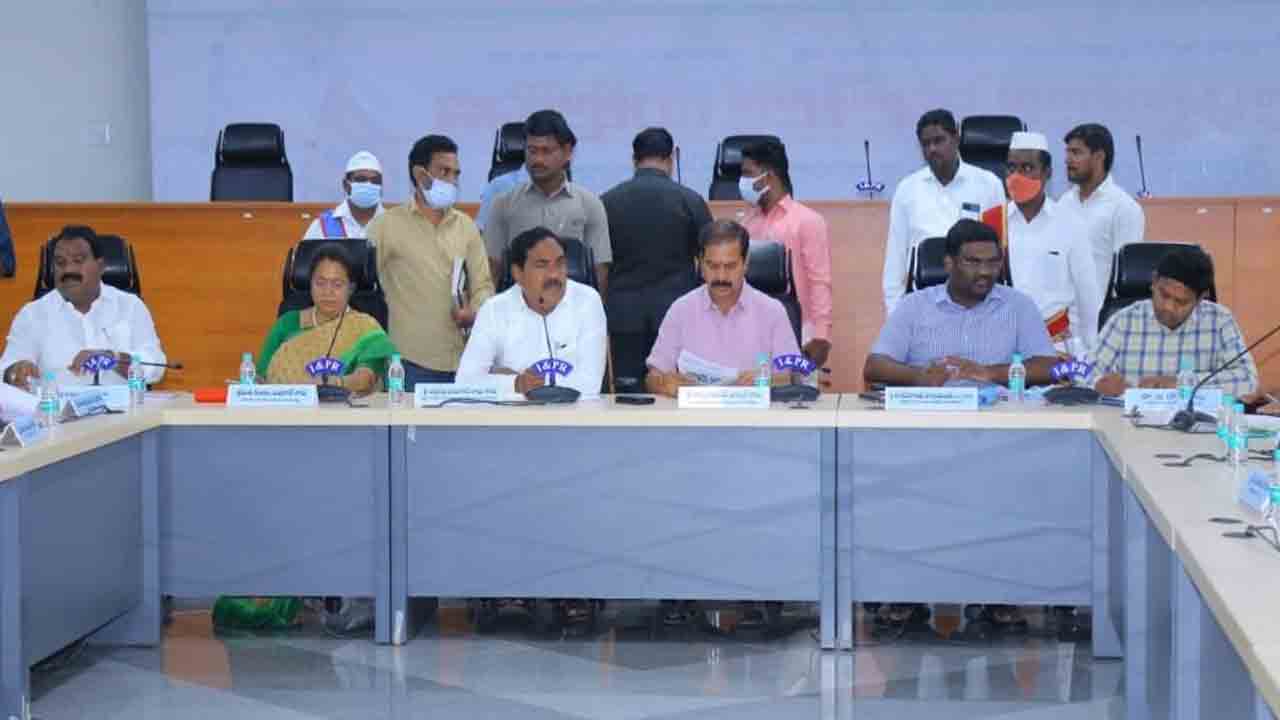 అలసత్వం వహిస్తే చర్యలు