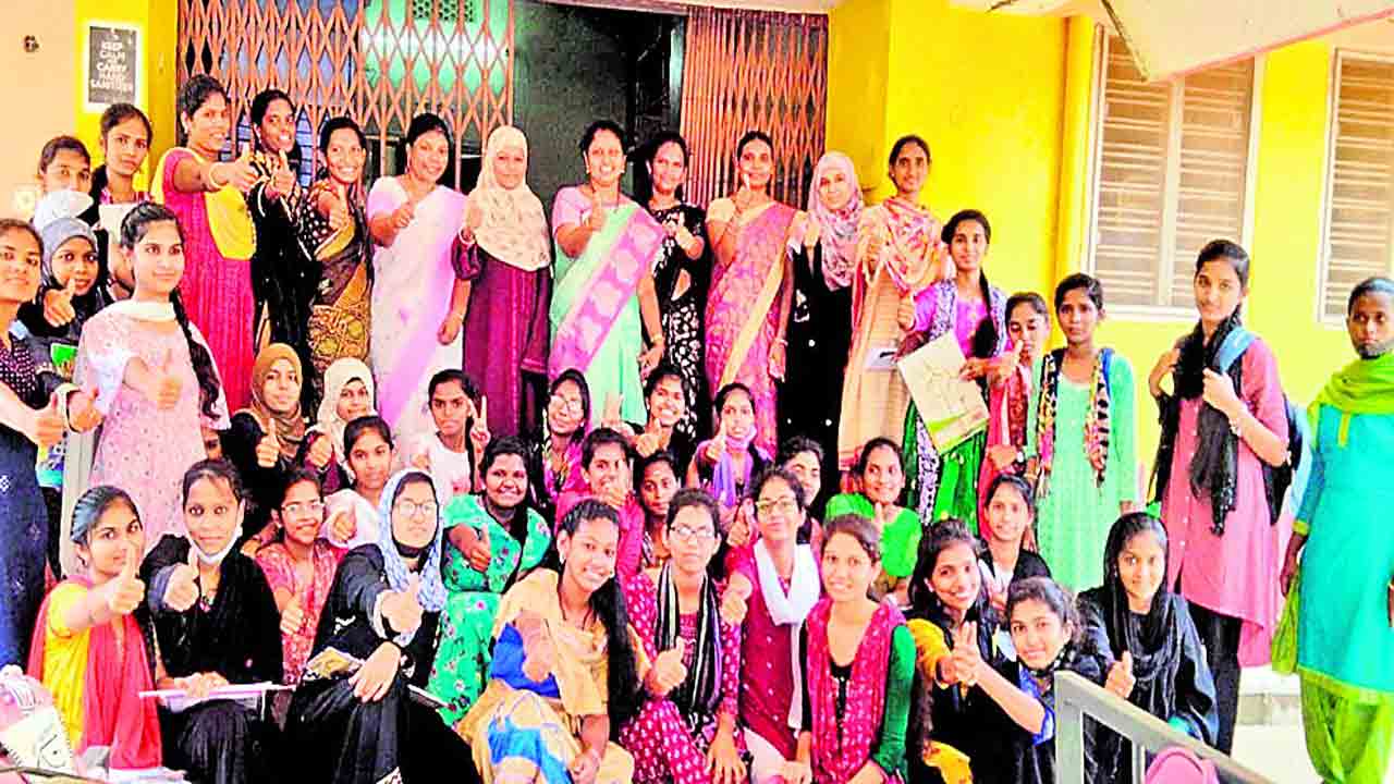 ములుగు మెరిసింది