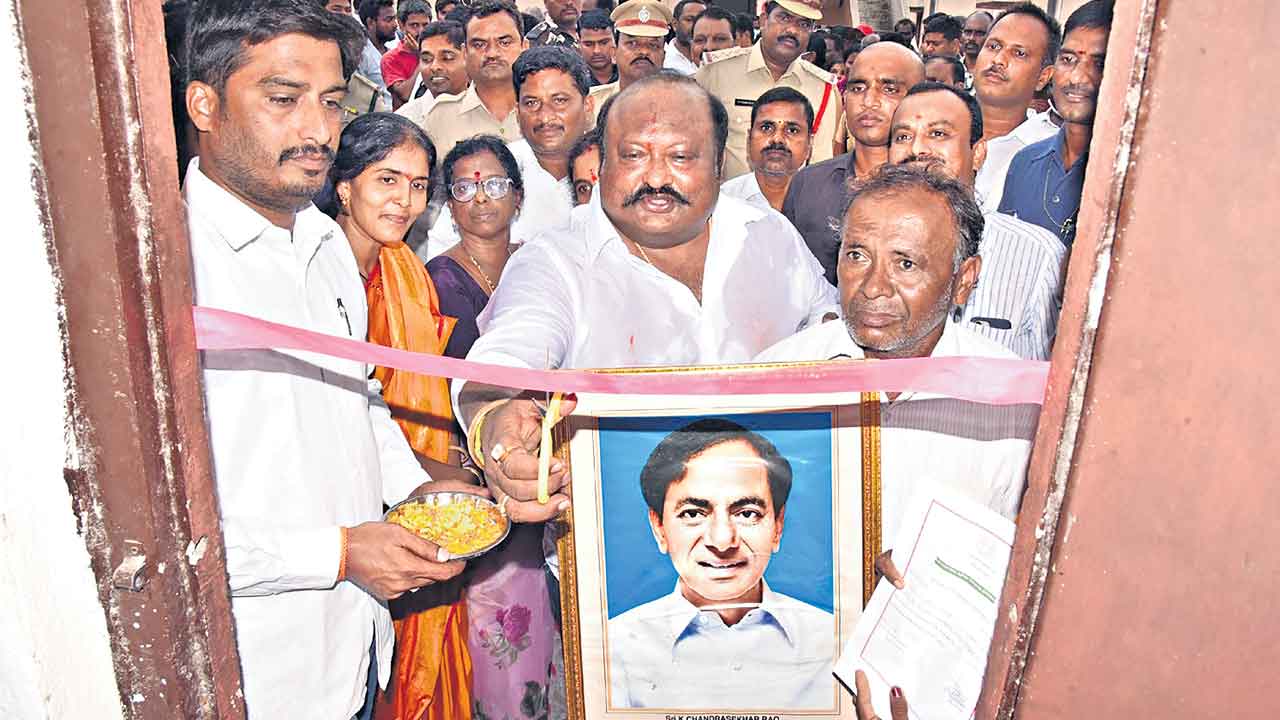 దళితుల రాత మార్చేందుకే దళితబంధు