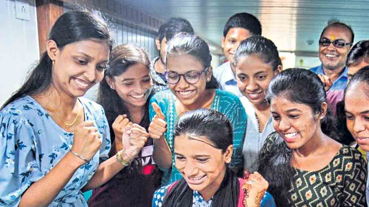 సిటీలో 72% పాస్‌