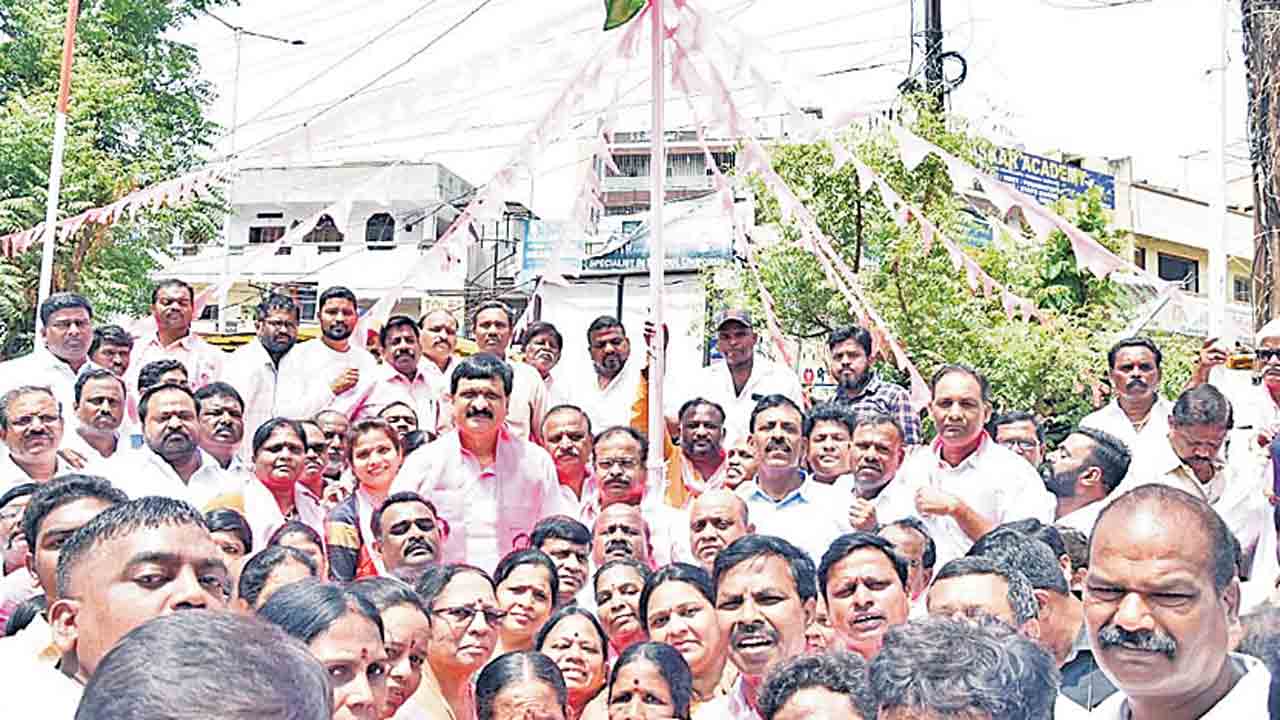 కేసీఆర్తోనే బంగారు తెలంగాణ సాకారం