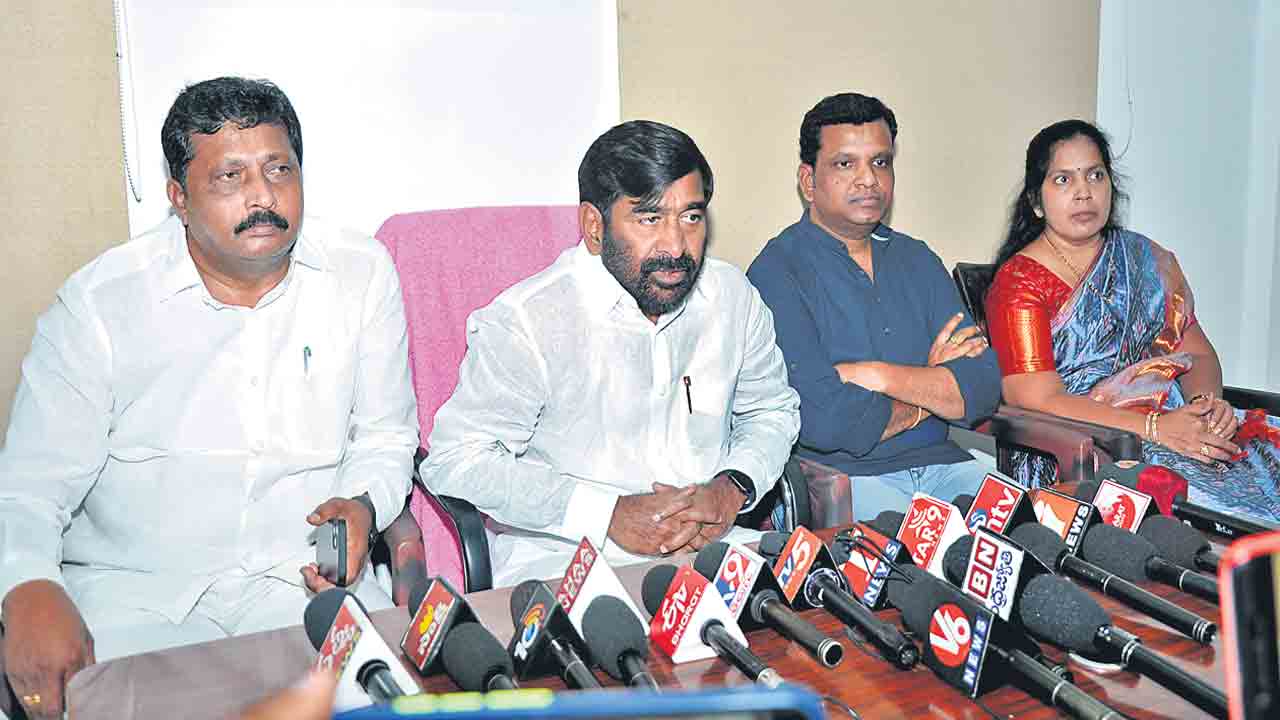 తెలంగాణకు మొట్టమొదటి ద్రోహి బీజేపీ