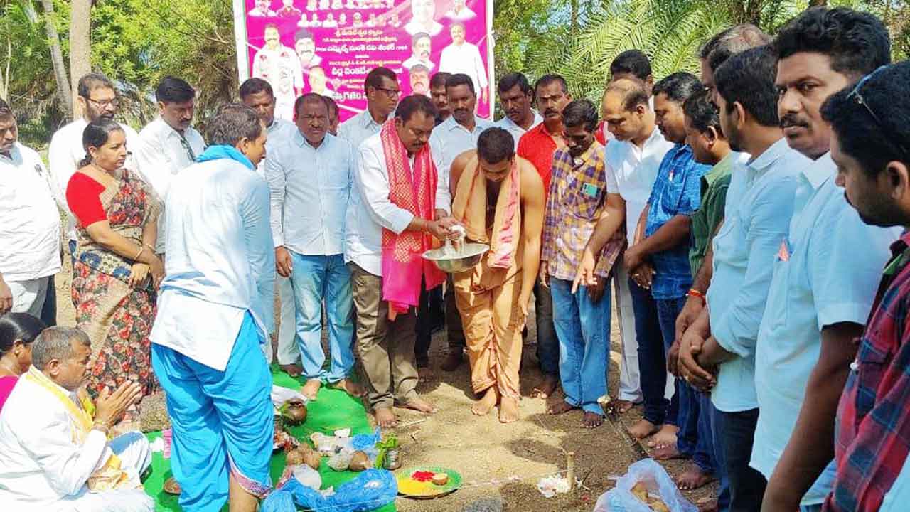 ఆలయాల నిర్మాణంలో ముందంజ