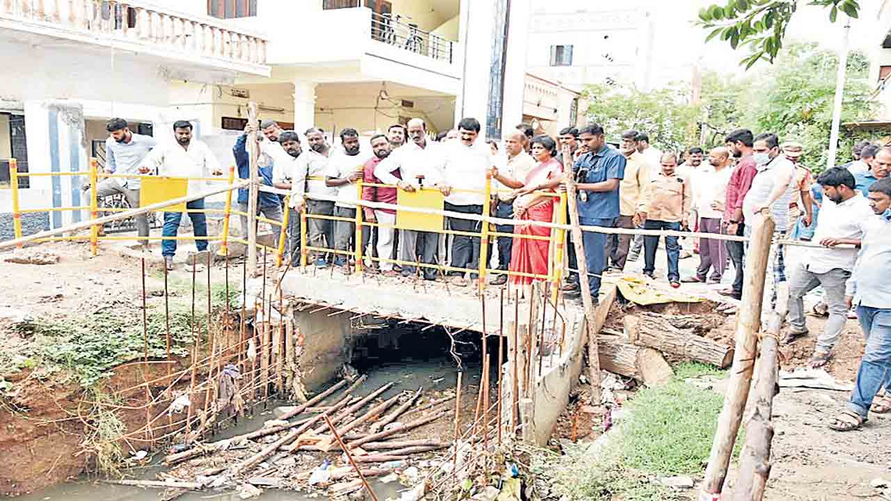వరదనీటి సమస్యను పరిష్కరిస్తాం..