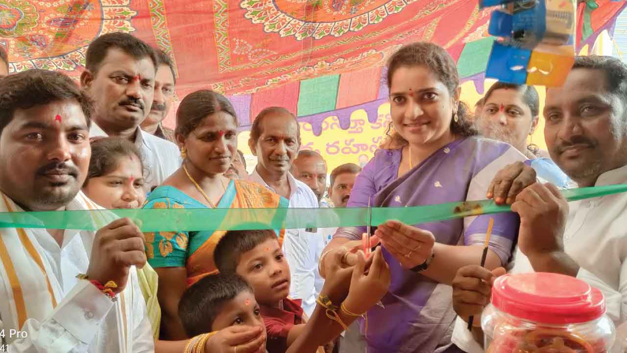 దళితులకు వెన్నుదన్నుగా దళితబంధు