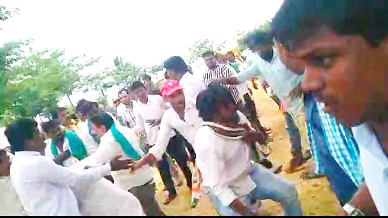 కాంగ్రెస్‌లో రచ్చ రచ్చ