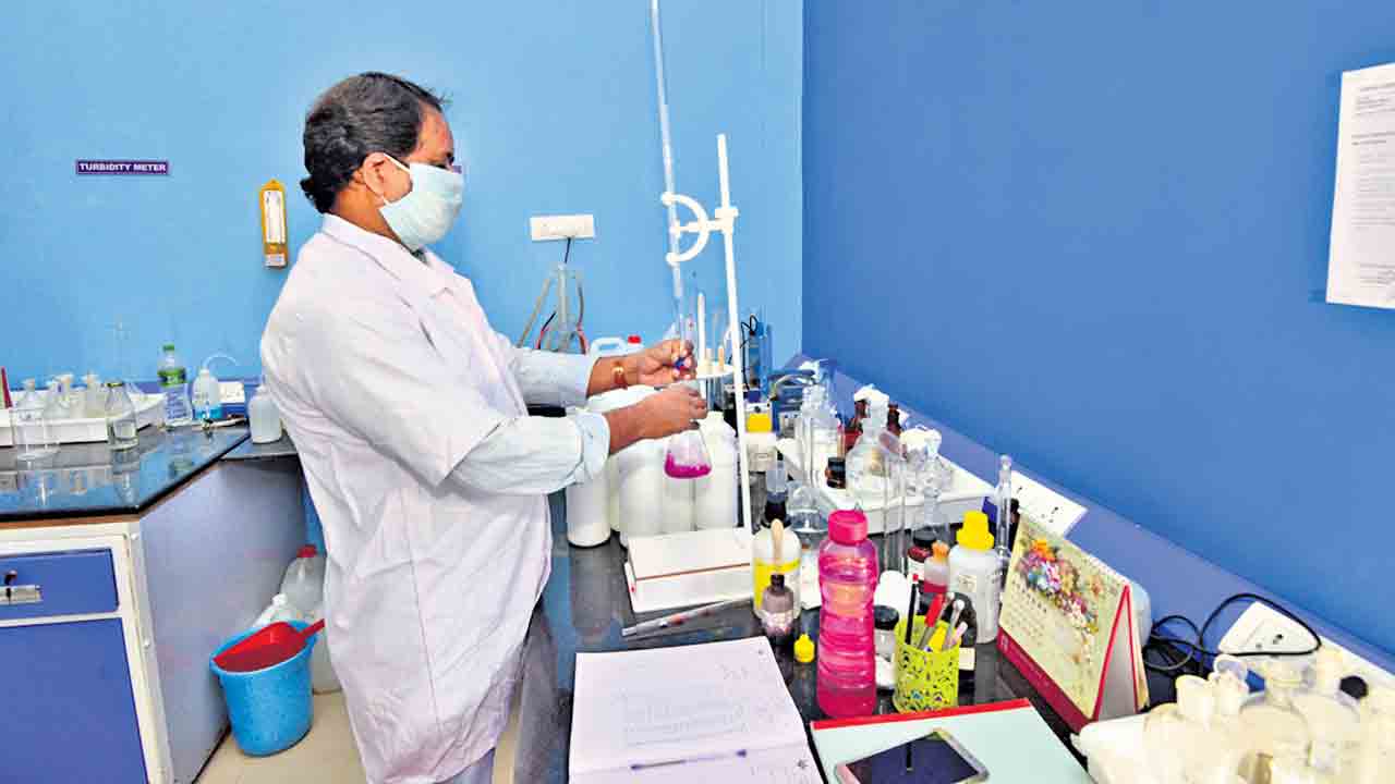 ఇంటింటికీ క్లోరిన్‌ బిళ్లలు