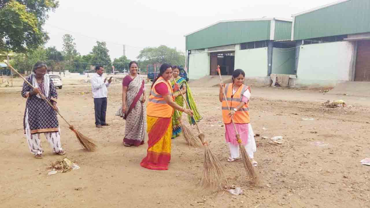 అభివృద్ధిలో దూసుకెళ్తున్న కొత్తగూడెం, ఇల్లెందు