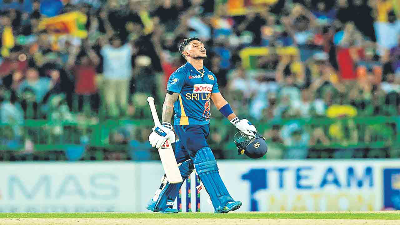 పతుమ్ సెంచరీ.. లంక విక్టరీ