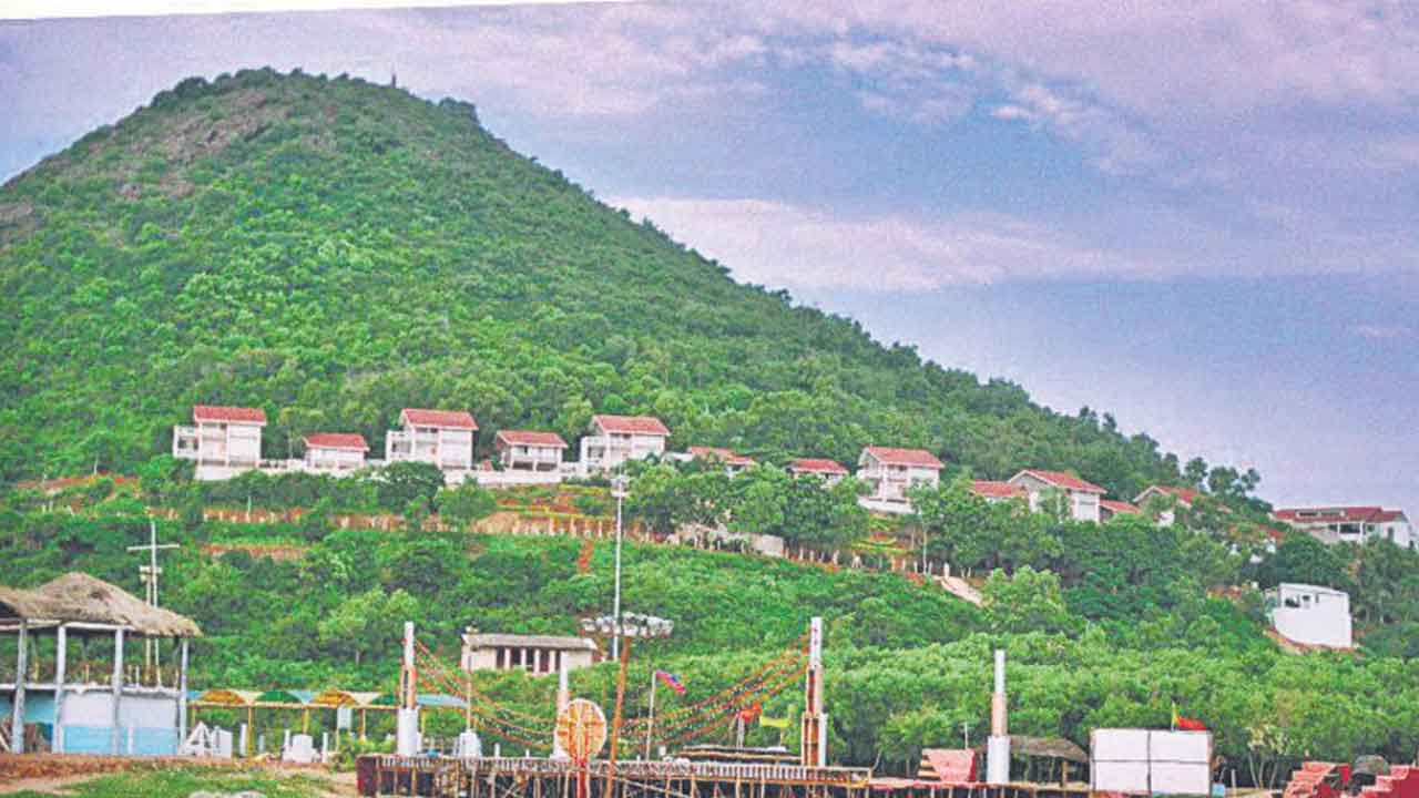 రుషికొండపై కొత్త నిర్మాణాలకు సుప్రీంకోర్టు నో