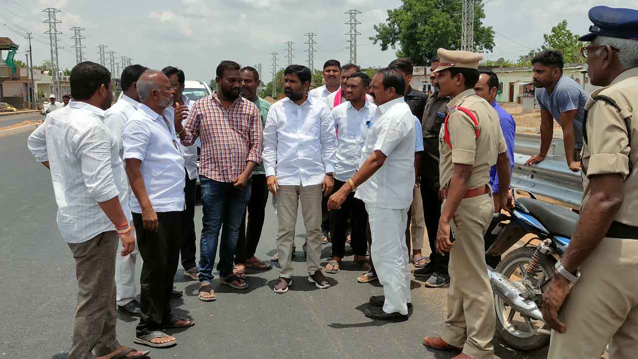 అభివృద్ధి పనులు వేగవంతం చేయాలి