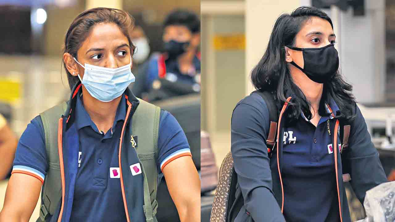 లంక చేరిన భారత మహిళల జట్టు