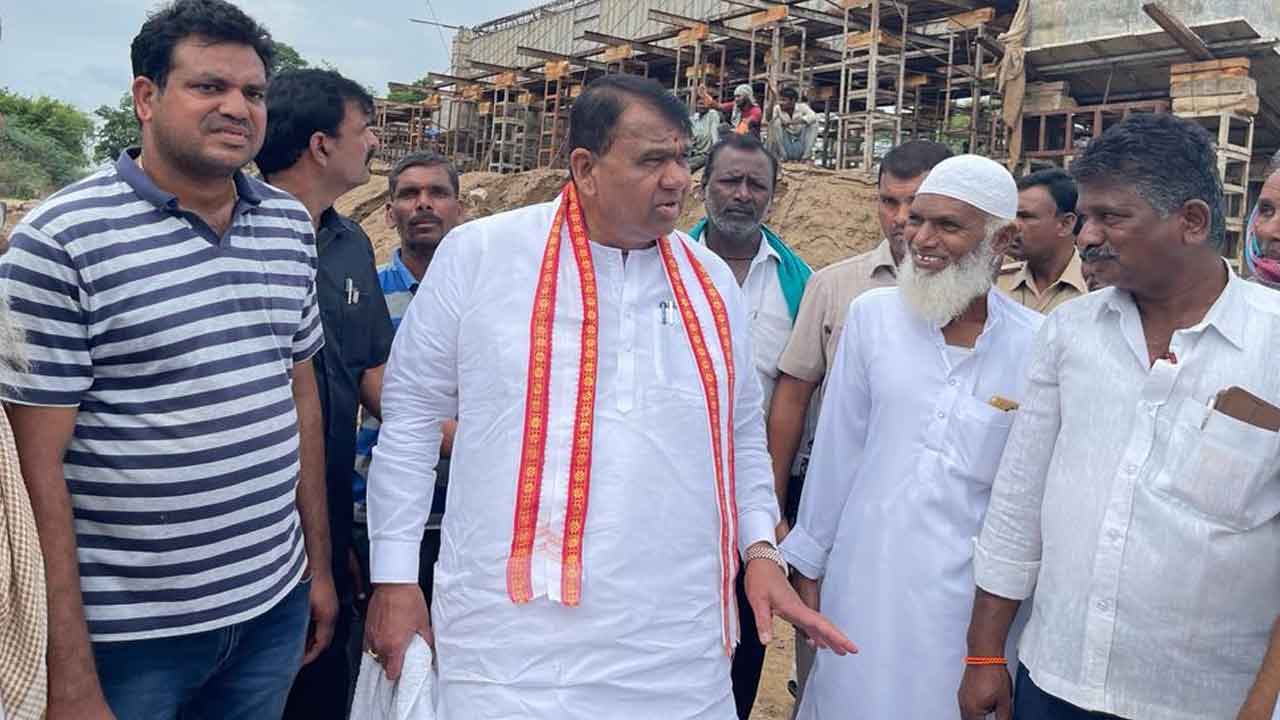 కేంద్రం విస్మరించినా ధాన్యం కొనుగోళ్లు