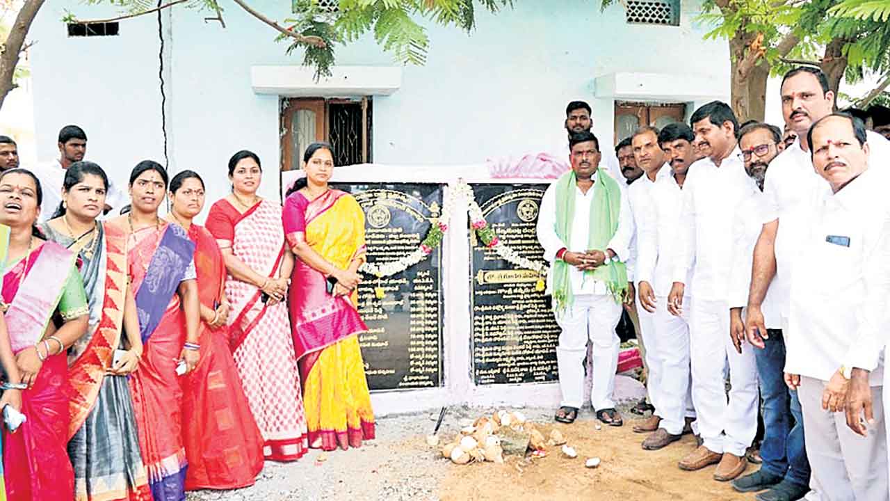 సర్కారు బడులే ఉత్తమం