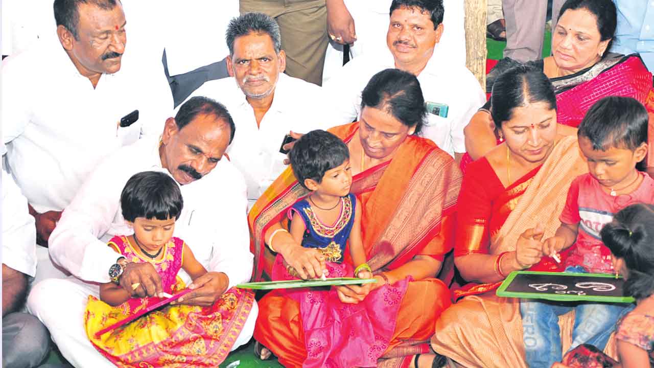 ఏడువేల కోట్లతో సర్కారు బడుల అభివృద్ధి