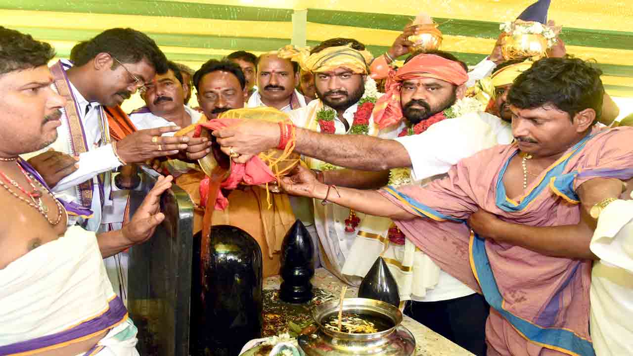 మర్రిగూడలో బొడ్రాయి పునఃప్రతిష్ఠాపన