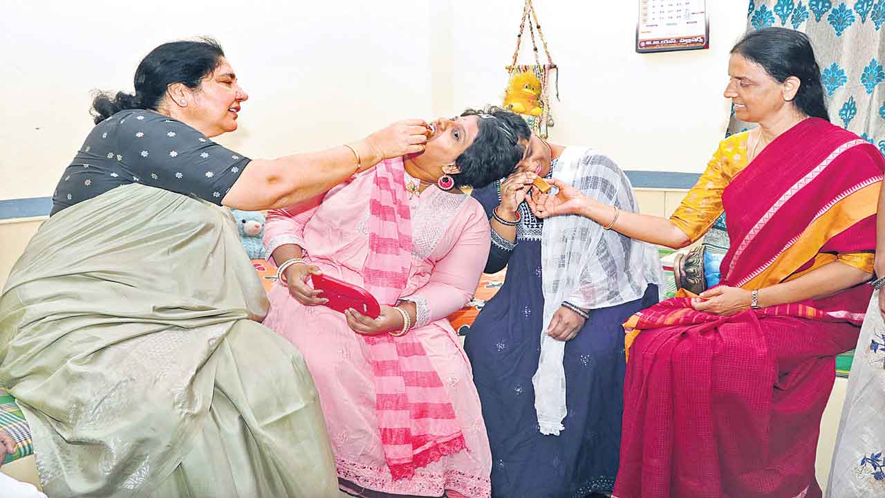 వీణావాణీల ప్రతిభ అద్భుతం