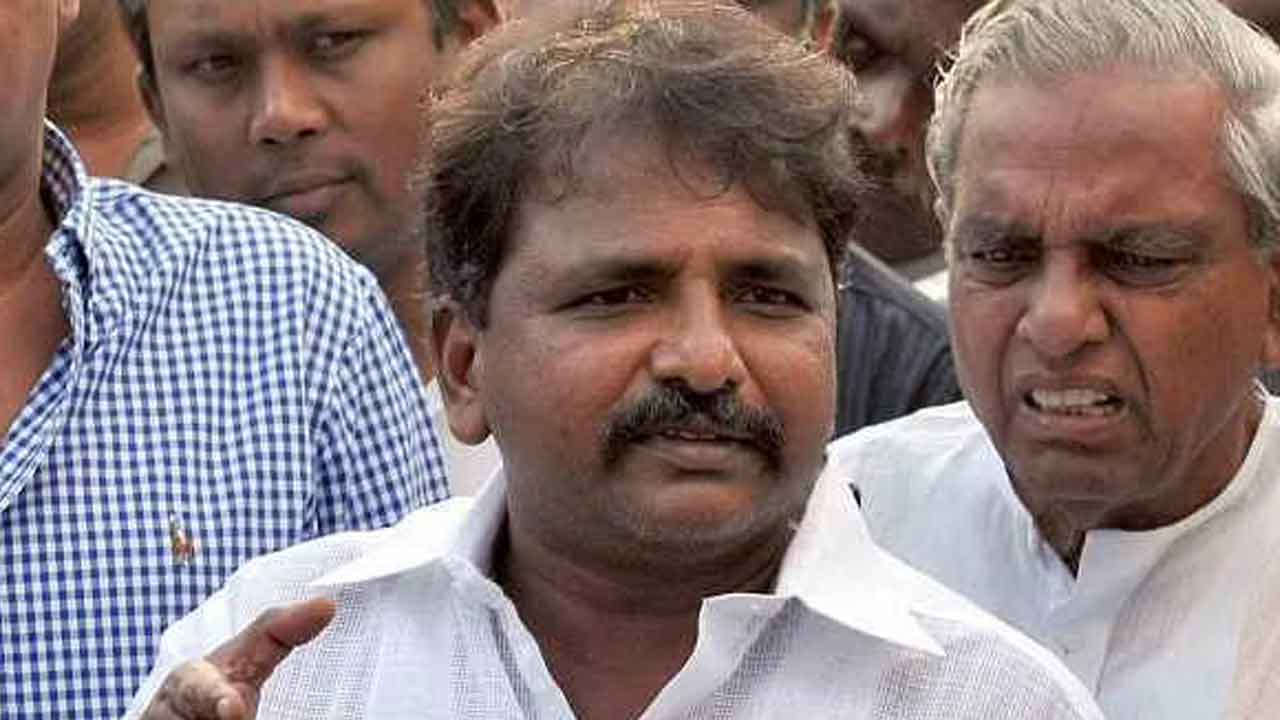 ఏపీలో పీసీసీ చీఫ్‌ అరెస్టు .. ఎందుకంటే ?