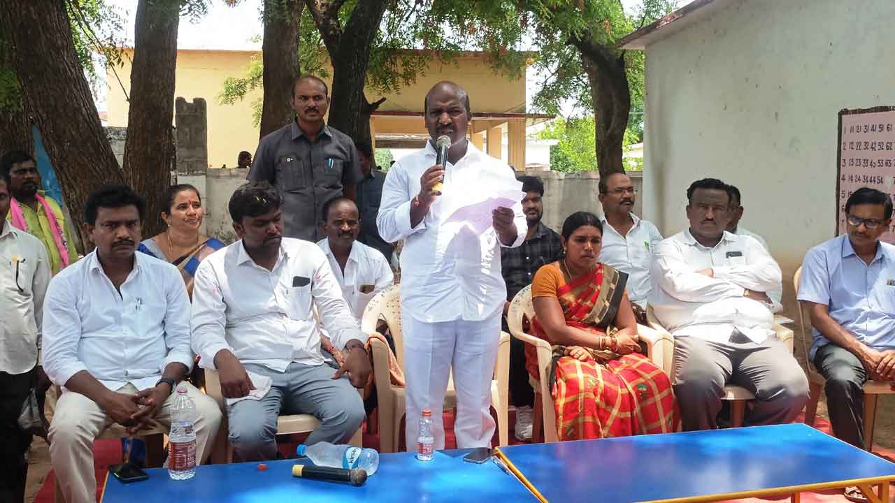 మోదీకి దేశం మీద సోయేది?