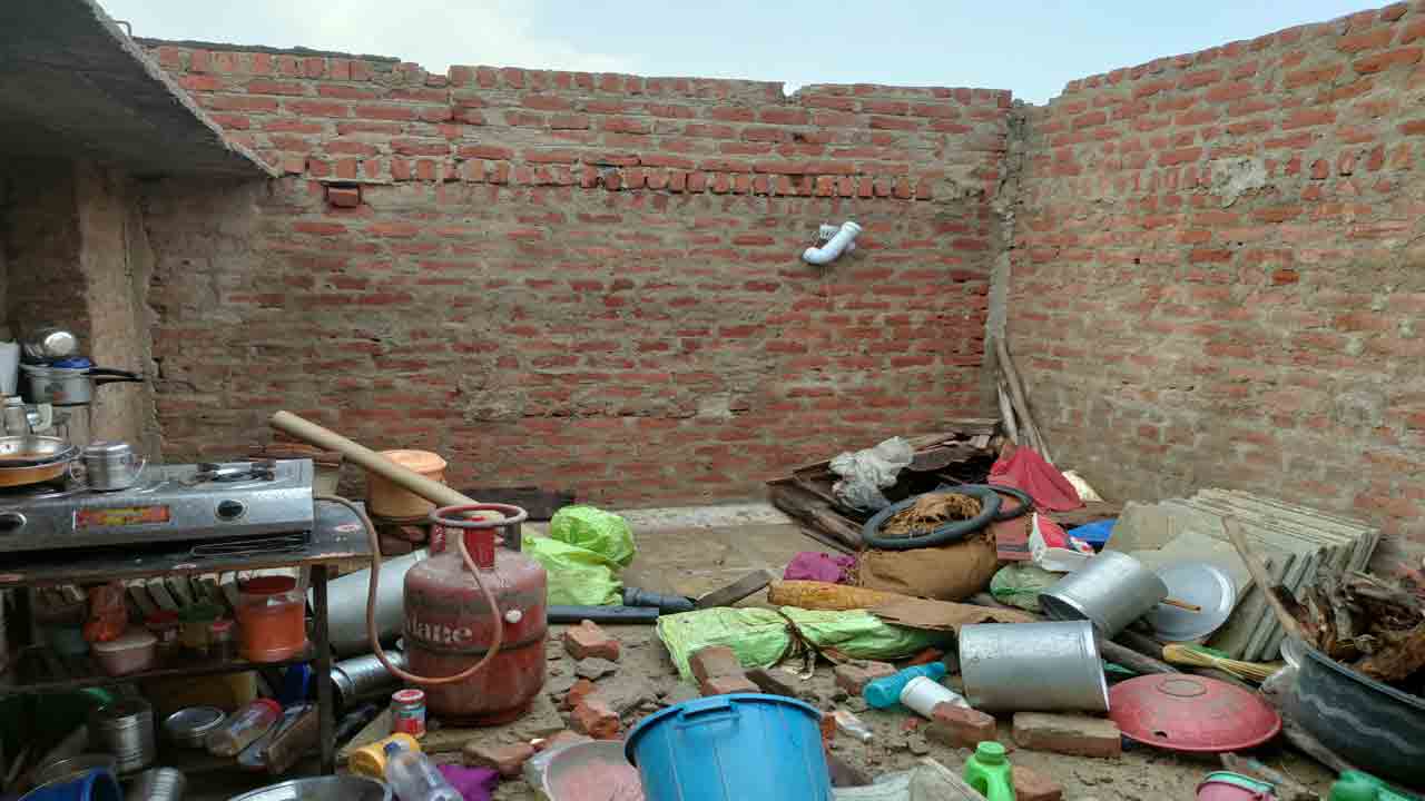 ఈదురు గాలుల బీభత్సం