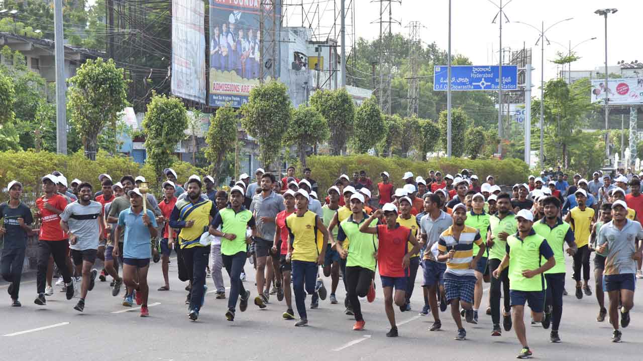 ఒలింపిక్‌ రన్‌.. అదిరెన్‌