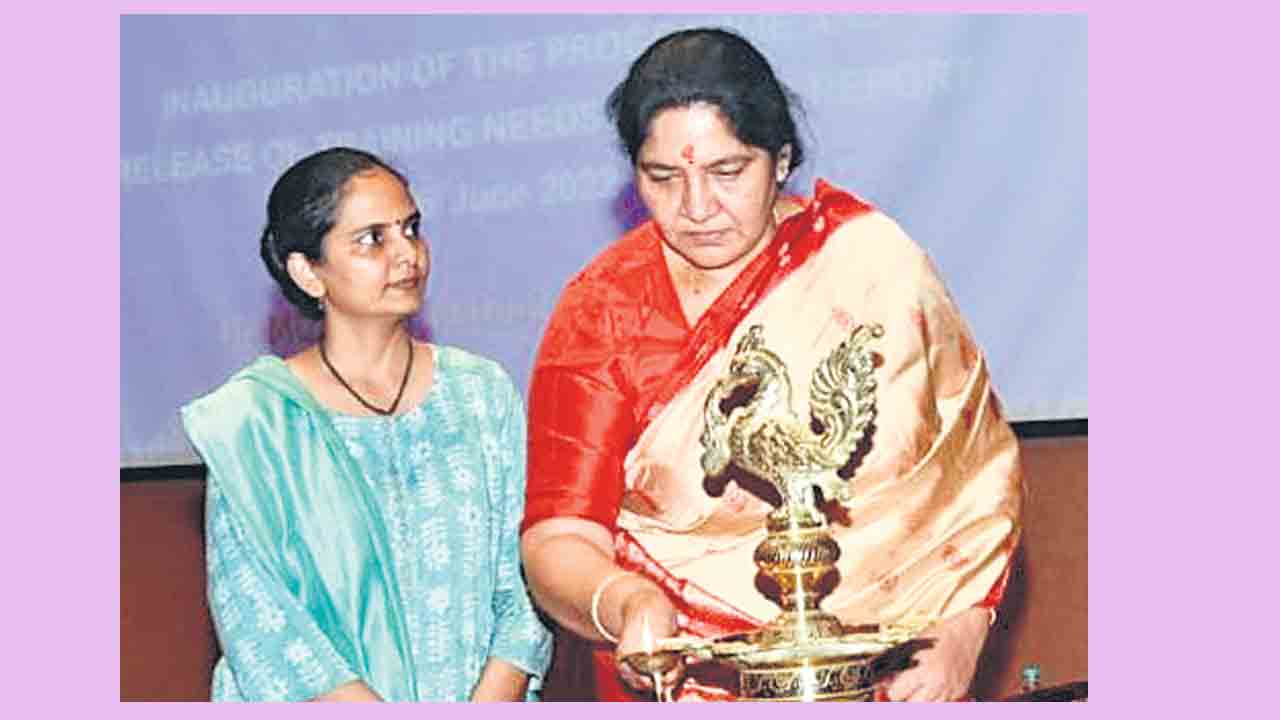 అనాథ పిల్లలకు వైద్య పరీక్షలు