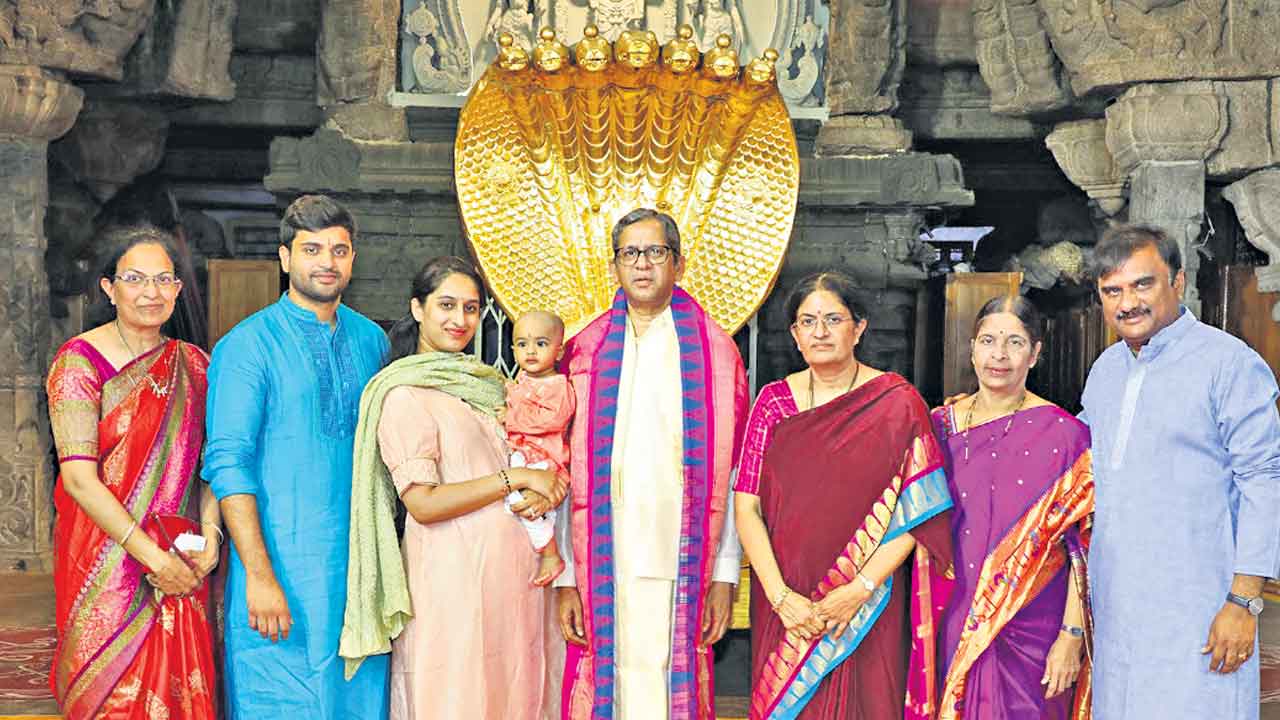 శ్రీవారి సేవలో సీజేఐ దంపతులు