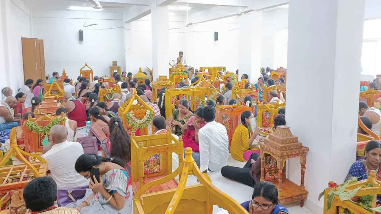 యాదాద్రిలో వైభవంగా నిత్యపూజలు