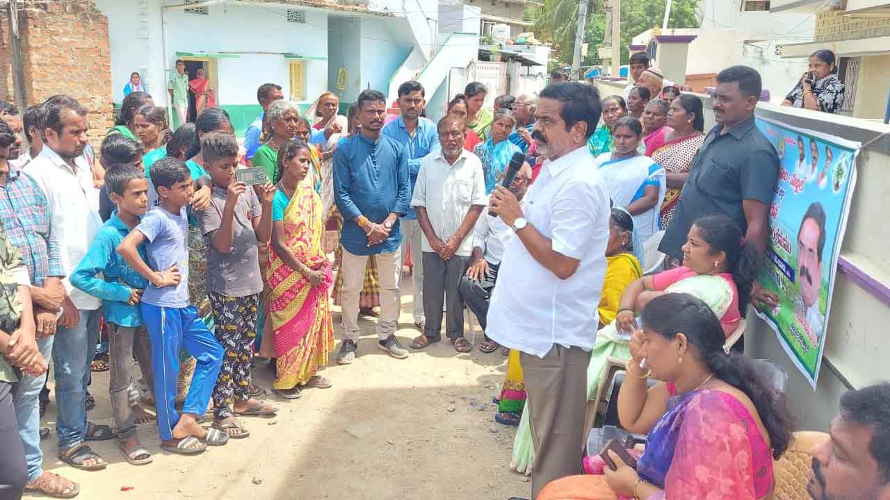 వార్డుల్లో సమస్యలను పరిష్కరించాలి