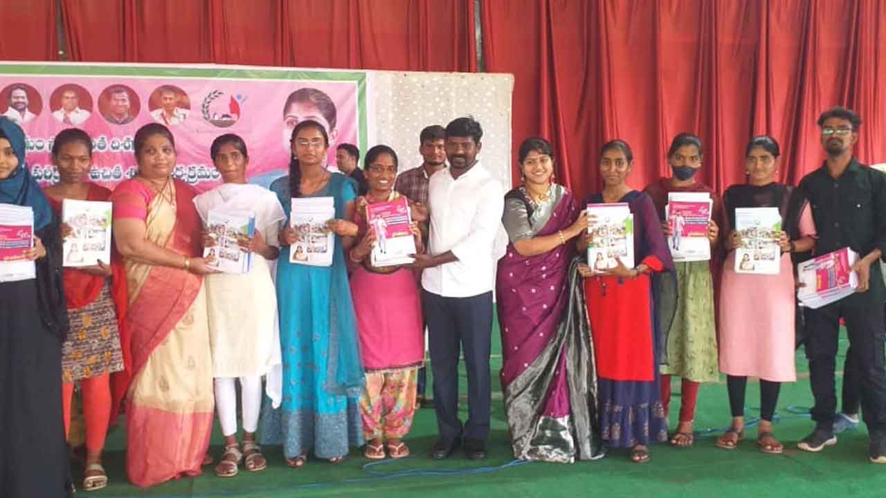 స్వయం సాధికారత దిశగా సాగాలి